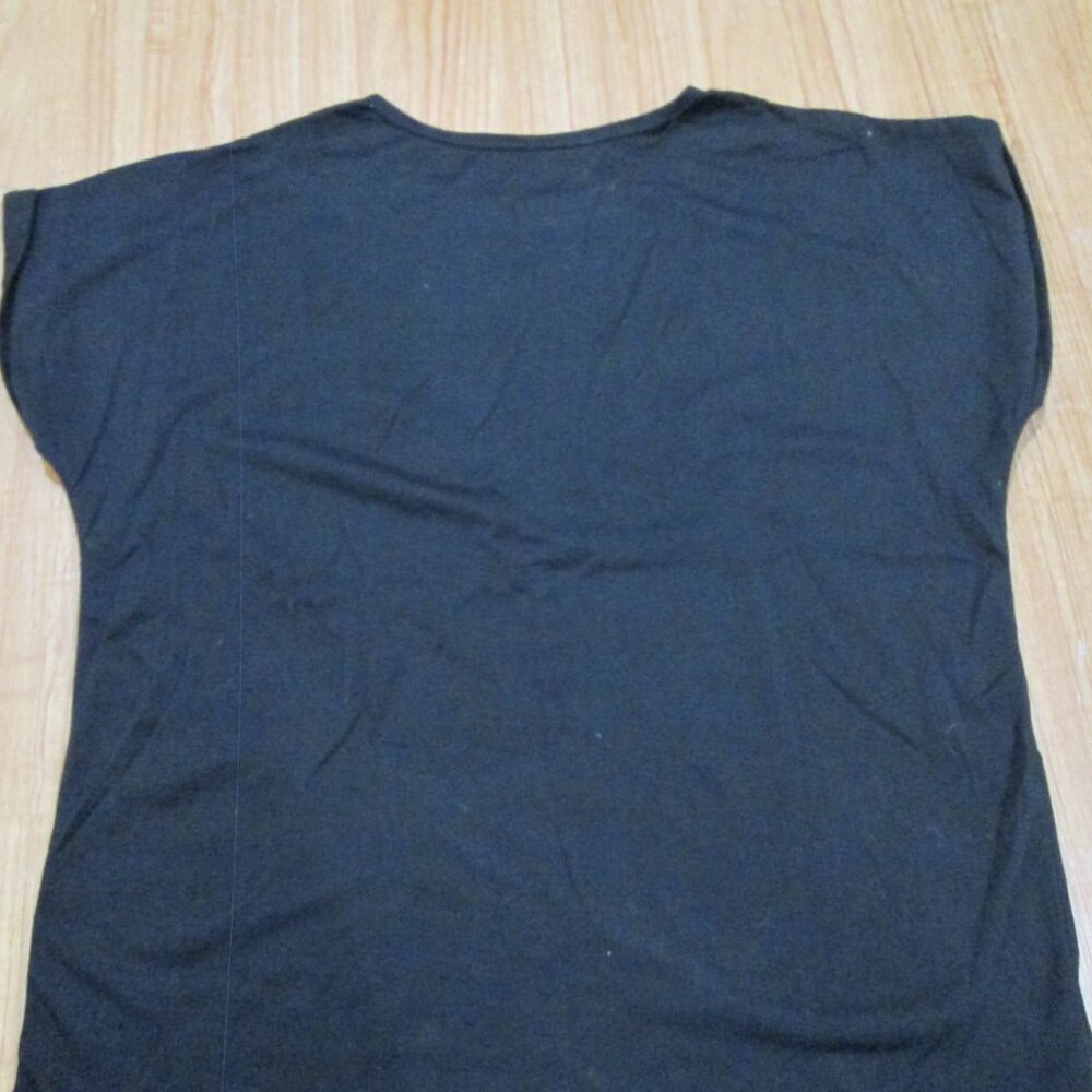 Women's Medium Black T-shirt that says Super - Picture 3 of 3